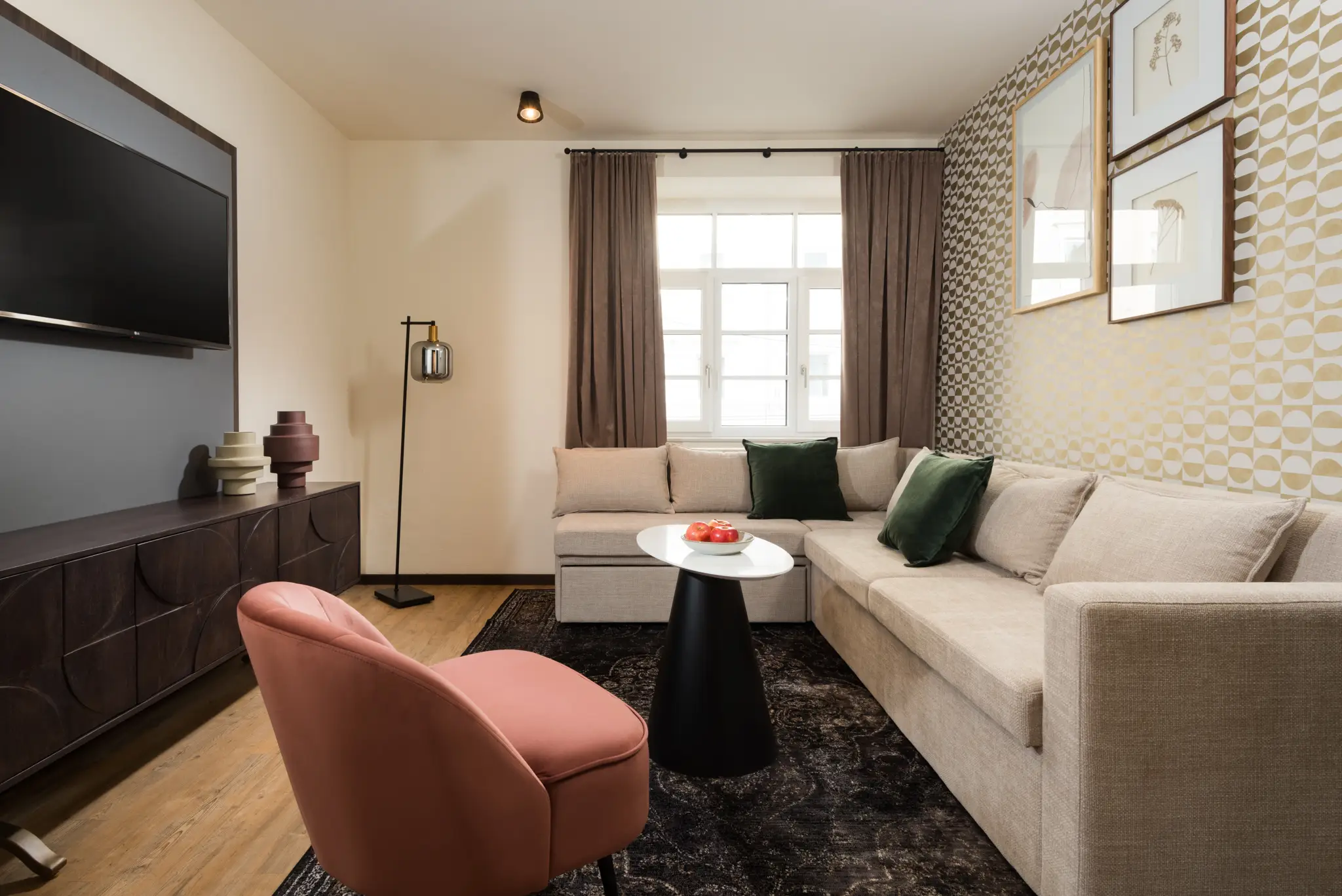 Cozy and stylish seating area at master Mirabell, designed for comfort.